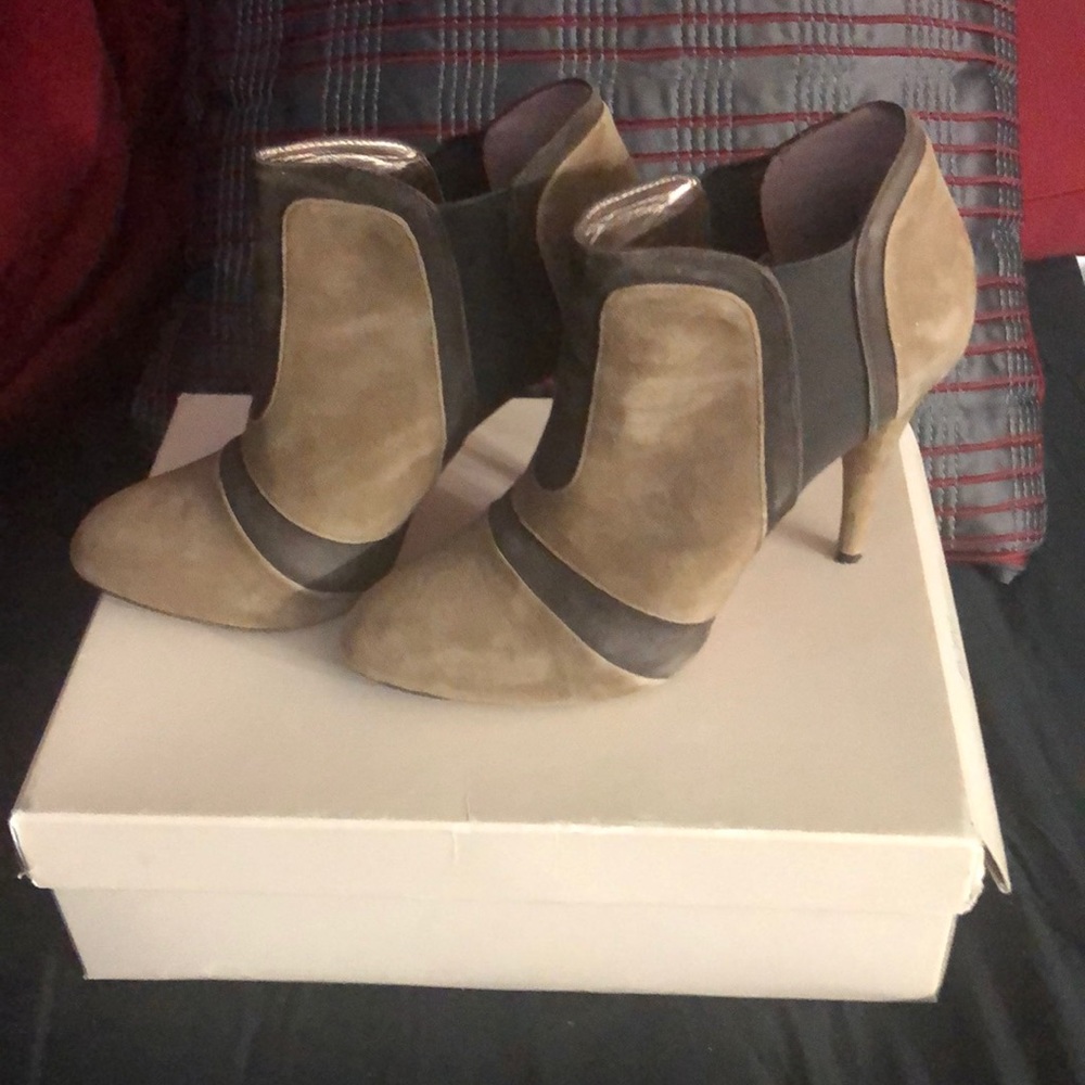 BCBG brown and tan booties